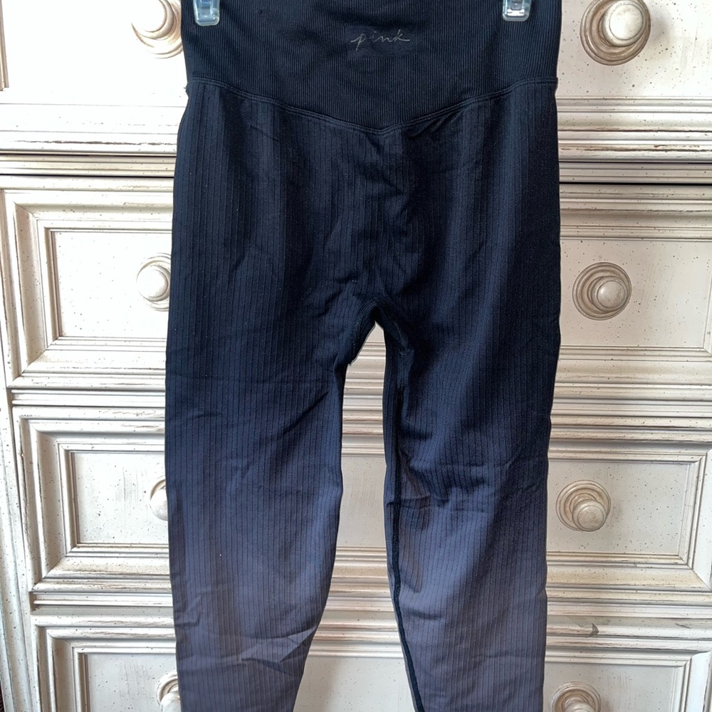 PINK Active Leggings Black to Gray Ombré